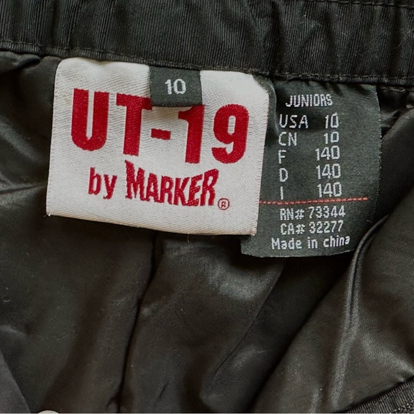 Boys Marker Ski Pants / Snowboarding Pants Black Size 10 Kids Unisex - Picture 4 of 8